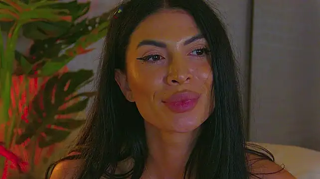 MetishaCaprice live cam on StripChat