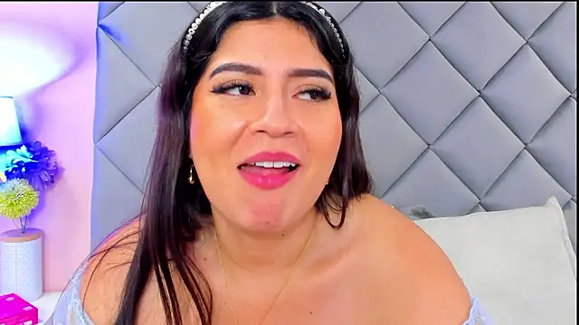 NahomyAdams