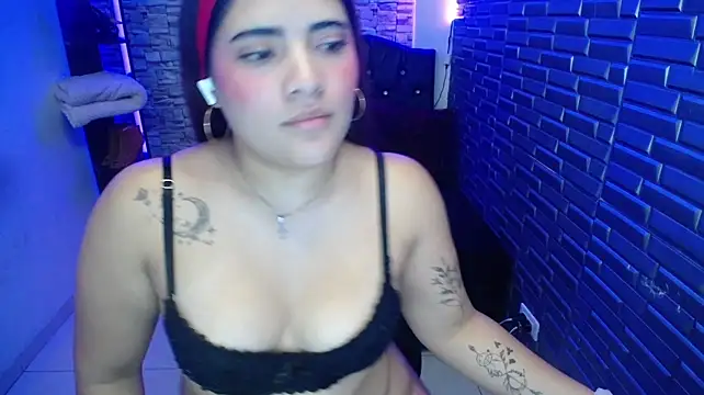 AISHA_FIRE live cam preview