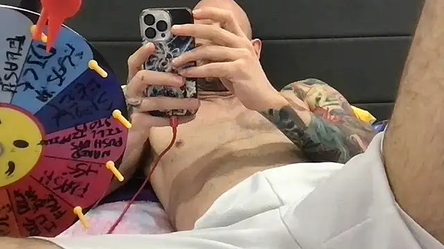 brianomally (Ask my age) - flash cock for 5 min