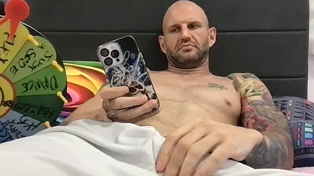 brianomally live cam on StripChat
