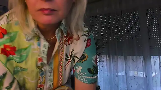 vanessa_chat live cam preview