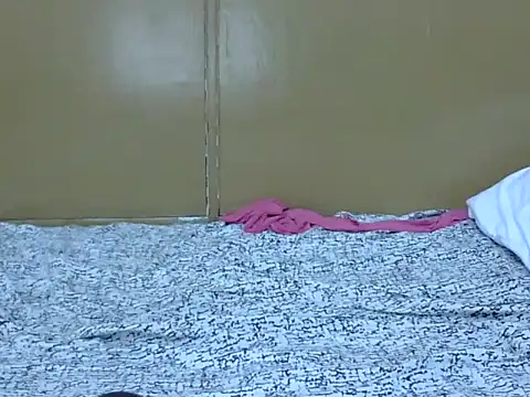 mayapretty1 live cam on StripChat