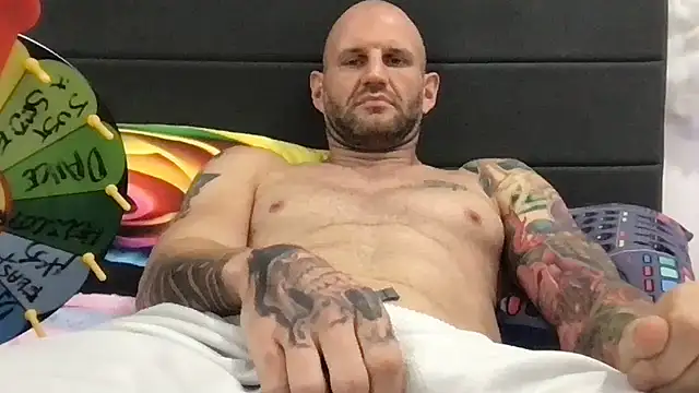 brianomally (Ask my age) - flash cock for 5 min