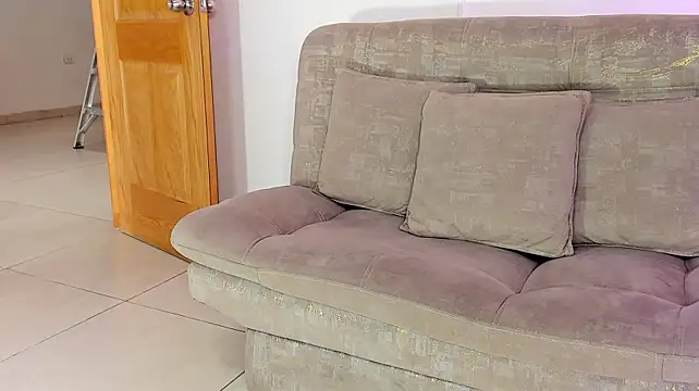 ArohomLester_