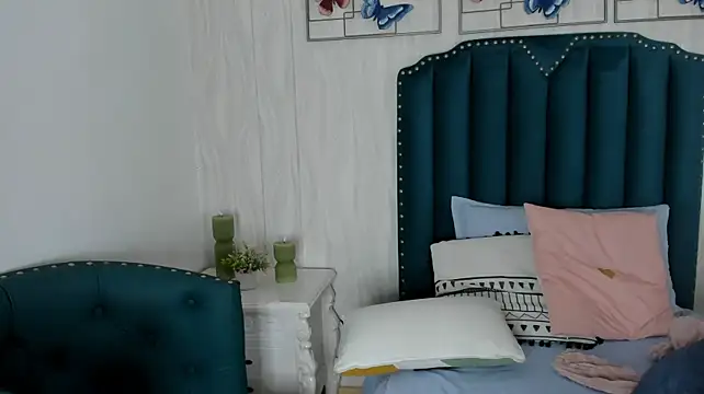 madeleyne_martinez live cam on StripChat