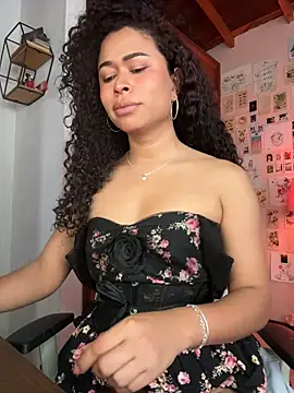 GabriSaenz live cam on StripChat