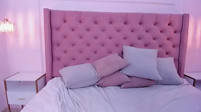 charlott_lee live cam on StripChat