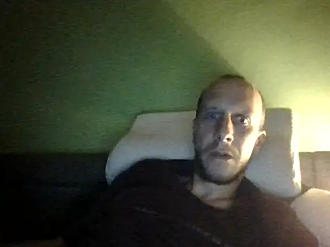 immi932