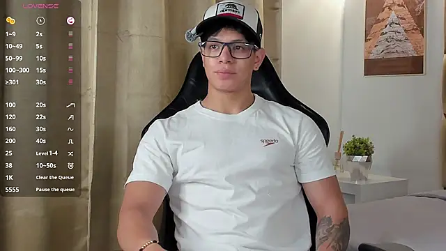 TonyPetrovjs live cam on StripChat