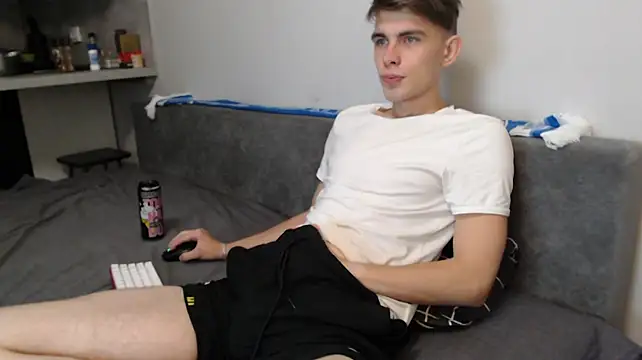 Student_Oliver live cam on StripChat