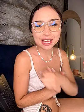 Mia_Luxor live cam on StripChat