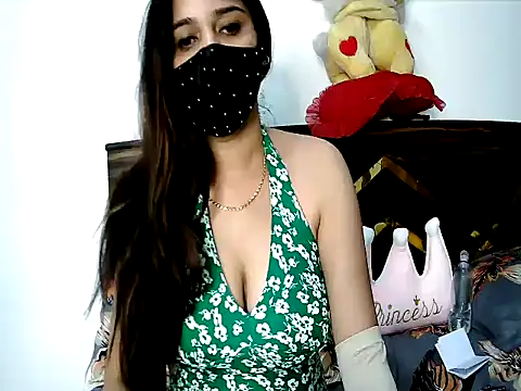 Gloie4u live cam on StripChat