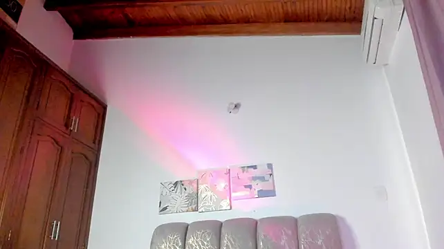 noah_0813 live cam on StripChat