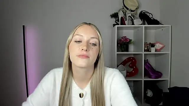 EvelynBlond