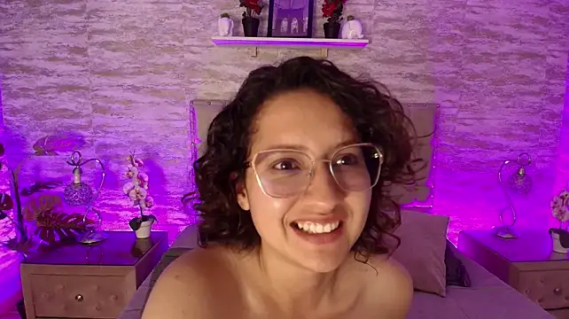 JustVeroo_ live cam on StripChat