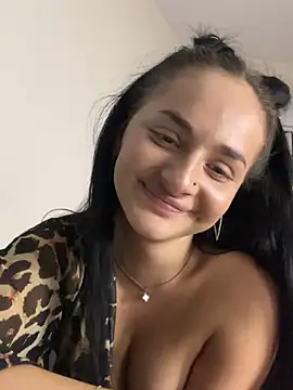 HiddenKittiLust webcam