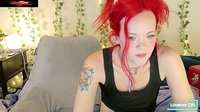 thetinyblue live cam on StripChat