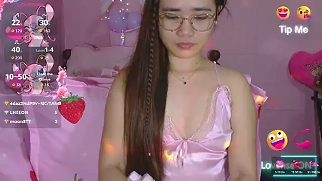 HornyAsian4uxx live cam on StripChat