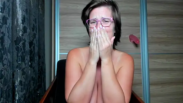 CurvyJules69