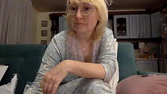 Zeyona live cam on StripChat