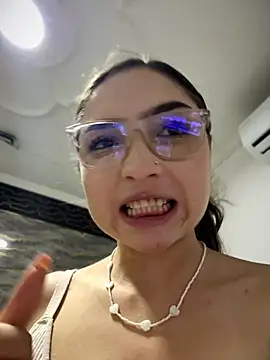 mia_luxor (F teen) - 2 FINGER IN ASS