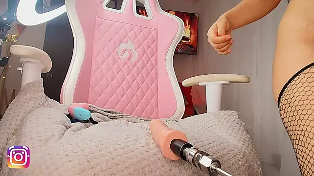 lily_tay_