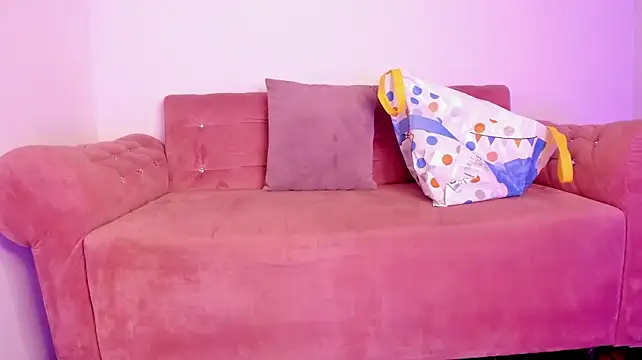 isabellarusoo (F young) - suck fingers deep