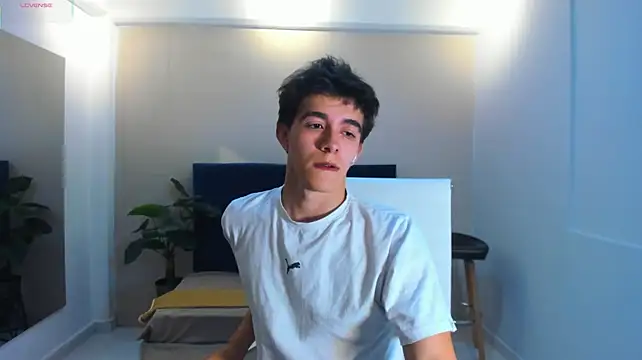 austinbolt (M twink) - Precum in ur mouth💦