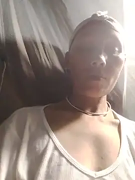 Nana_cute345 live cam on StripChat