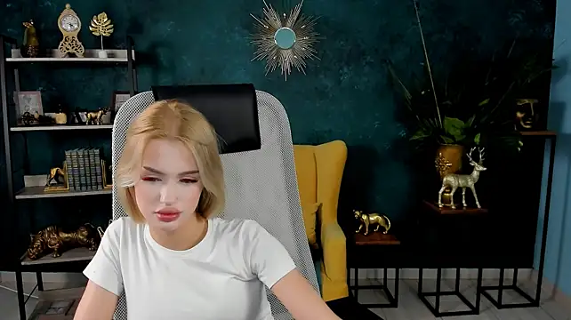 AngelaHolmes