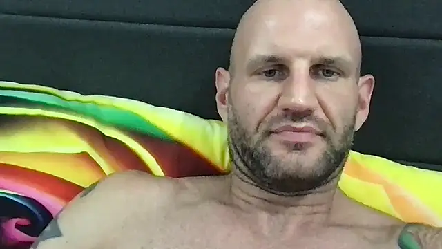 brianomally (Ask my age) - flash cock for 5 min