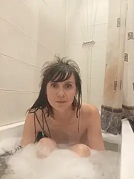 Francenia_lolis live cam on StripChat