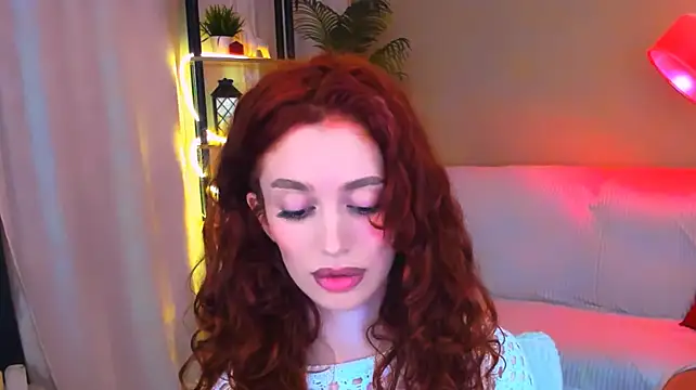 ChristinaConteeree live cam on StripChat
