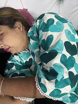 Aayra_Joshi live cam on StripChat