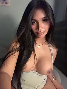 PrettyYoungHugeCockTS