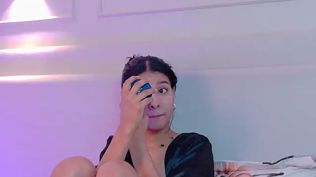 NaomiKlarc