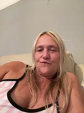 Blondnboujee53 live cam preview