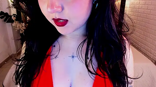crimson_tati_