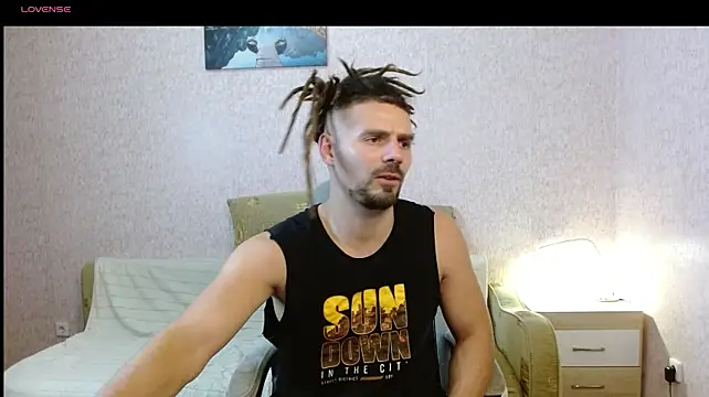 Aestheticguy101 live cam on StripChat