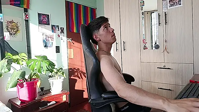 heyy_noah11 live sex cam
