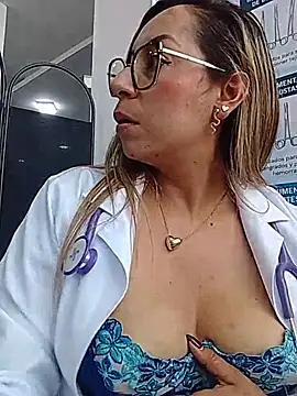 Dr-Kathy_23 live cam on StripChat