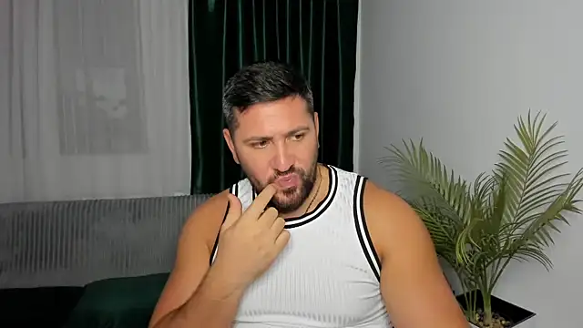 Gold_Alpha_Boy webcam