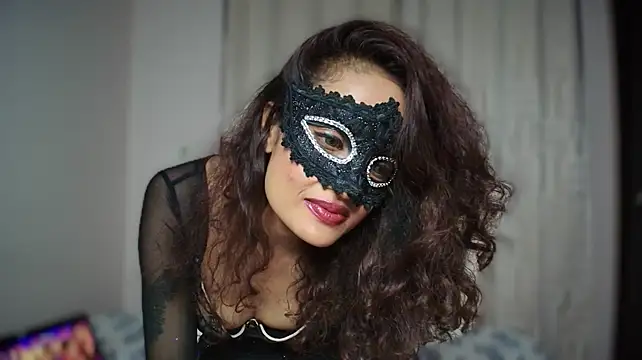 ScarletSeductive live cam on StripChat
