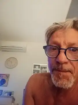 Deddyitalia3p live cam preview