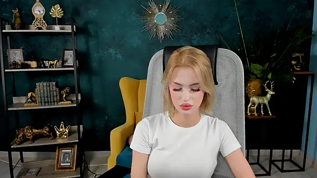 AngelaHolmes