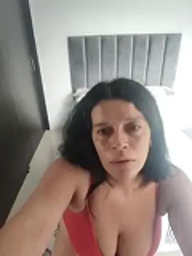 CurvySara1