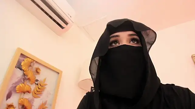 _malak (Ask my age) - Spanking my delicate ass x6🌞❣