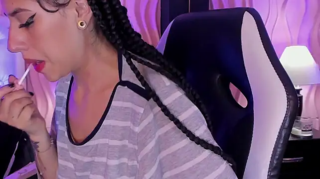 Miniatura da webcam ao vivo de Natasha_Nassty com #girls e #hd