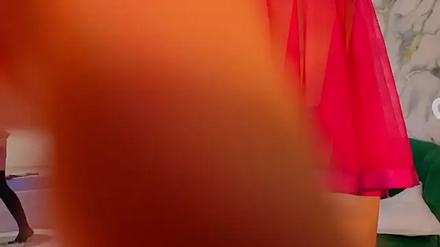 anngelava (F young) - Spit on boobs and tease